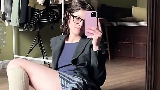 Волосатая Студентка Говорит Грязно, Пока Она Скачет