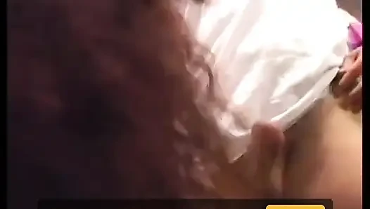 Anais si cewek jalang super seksi lagi asik ngentot kontol sampai matanya menganga lebar