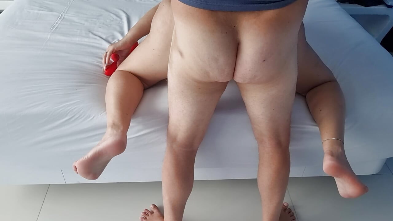 Slut wife allow the cuckold to fuck her ass, always horny and ready to be fucked