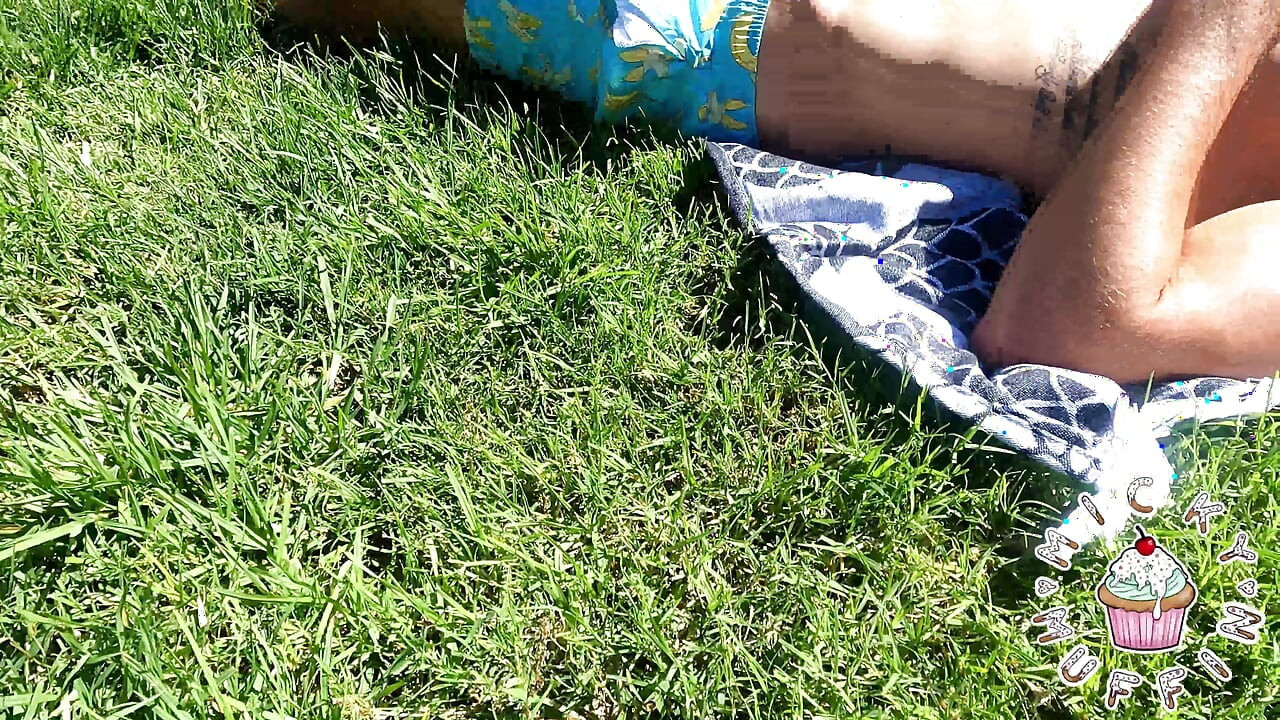 Recognized & fucked off! 25cm vs. teen!