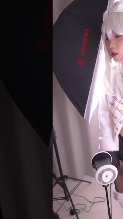 Erótica asmr nikke blanc cosplay, lamiendo oreja, asiática femboy trans | Clip 1