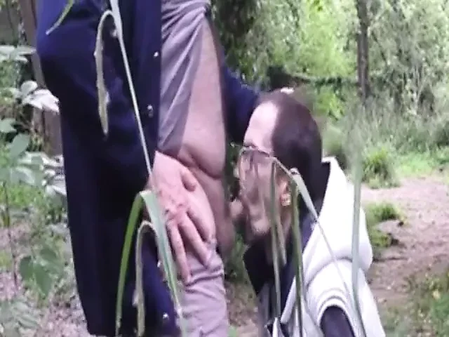 Mamada cerca del río