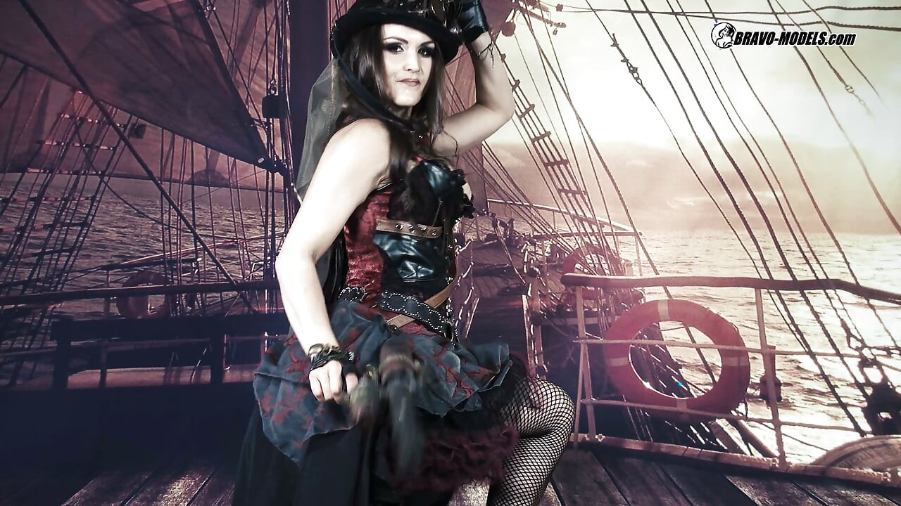 400 Barbara Bieber jako Piracka Dziewczyna w kostiumie Cosplay Steampunk