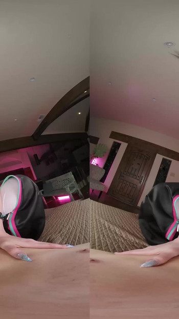 Momen mendebarkan dari "vrcosplayx jewelz blu sebagai juri petarung jalanan melakukan apa pun untuk memuaskan seksualnya yang tak terbatas"