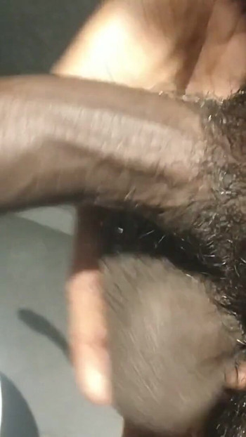Momento épico de "Massagem com óleo tamil de 10 polegadas com parashute"