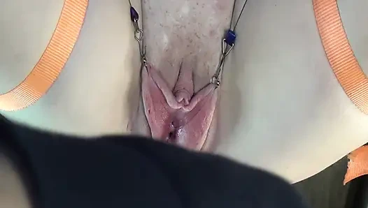 Membentang Vagina Dipompa Kencing Close-up 2