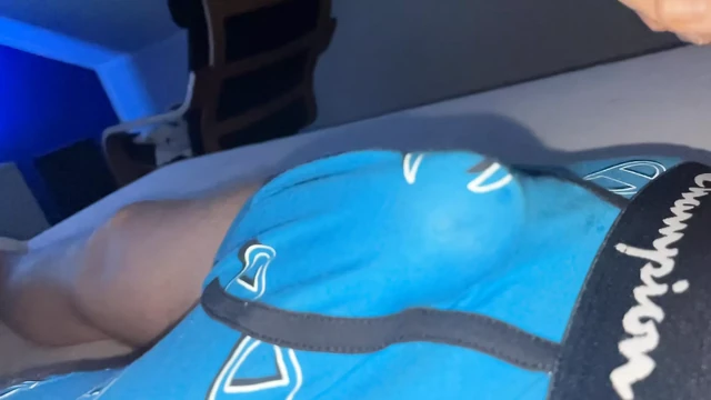 Cumming with electric toothbrush
