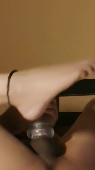 ฉันเย็ดสมองจากลูบควยแข็งของฉันอย่างรวดเร็วและถึงจุดสุดยอดหลายครั้งดูดน้ําเงี่ยนทุกหยดที่เป็นไปได้ คลิป 1