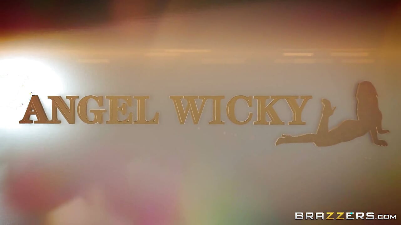 Brazzers - Angel Wicky para e mostra seu enteado e namorada Jimena Lago como é o sexo real