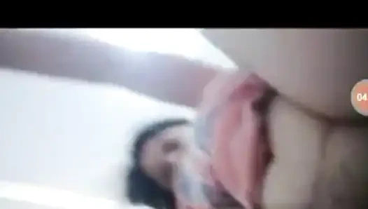 meine frau will zu videoanruf, um ihre muschi zu masturbieren