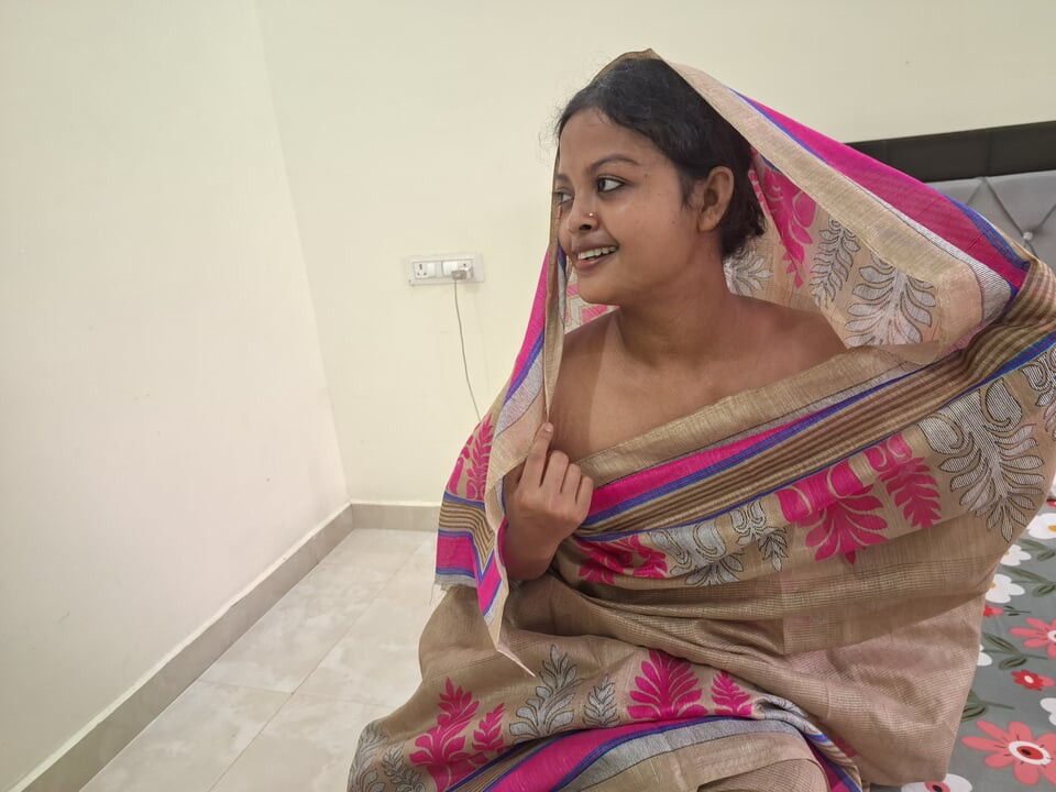 Hot Desi Bhabhi Gets Licked & Fucked Standing Against Wall