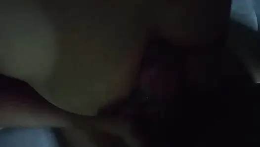 Tukang pijat sange ini lagi asik ngocok kontol dan toketnya dikocok habis-habisan