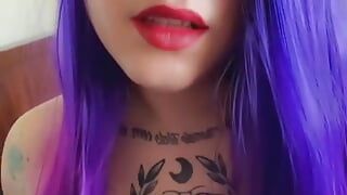 Tatuada trans menina e seu jato de porra