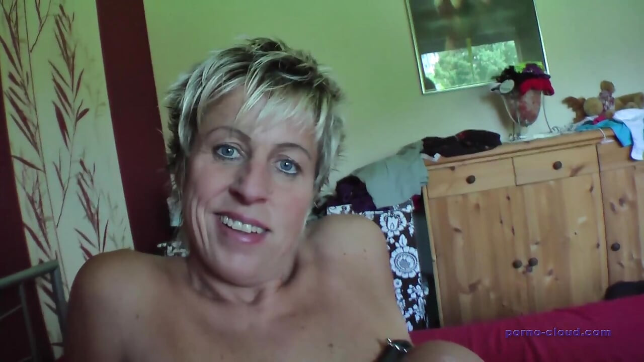 Vanessa Cool fisting fun