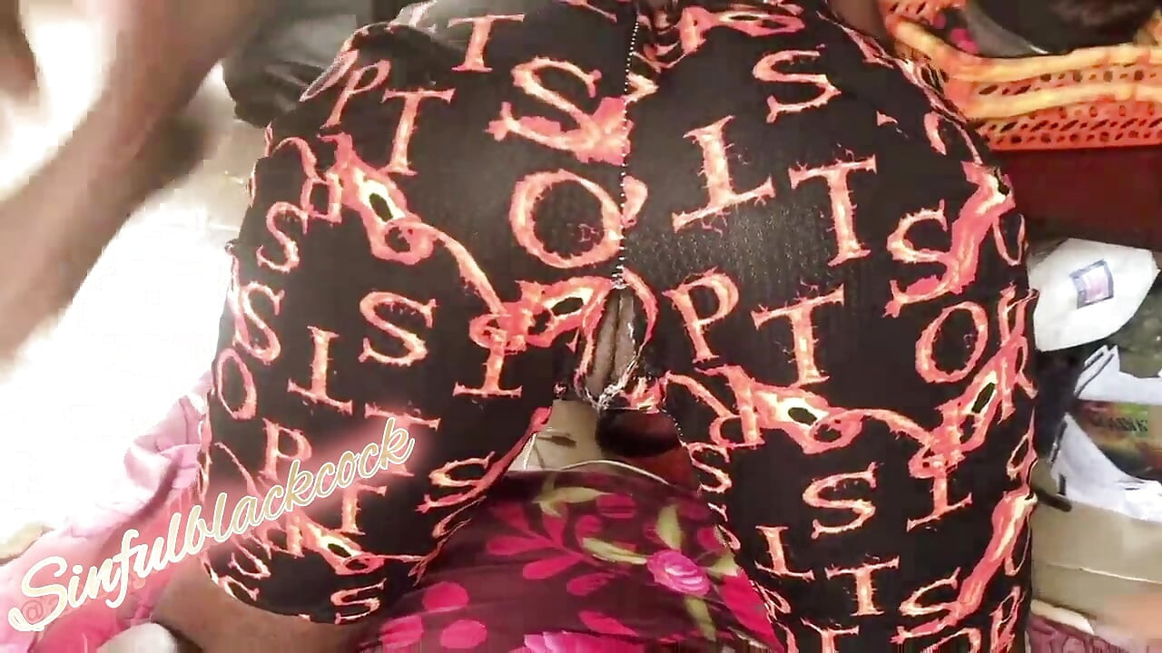 Wardrobe Stuck with Ebony Bitch