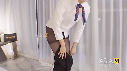Mdag-0009 Street Hunting  Slender Pretty Stewardess Enjoys the Strained Pleasure