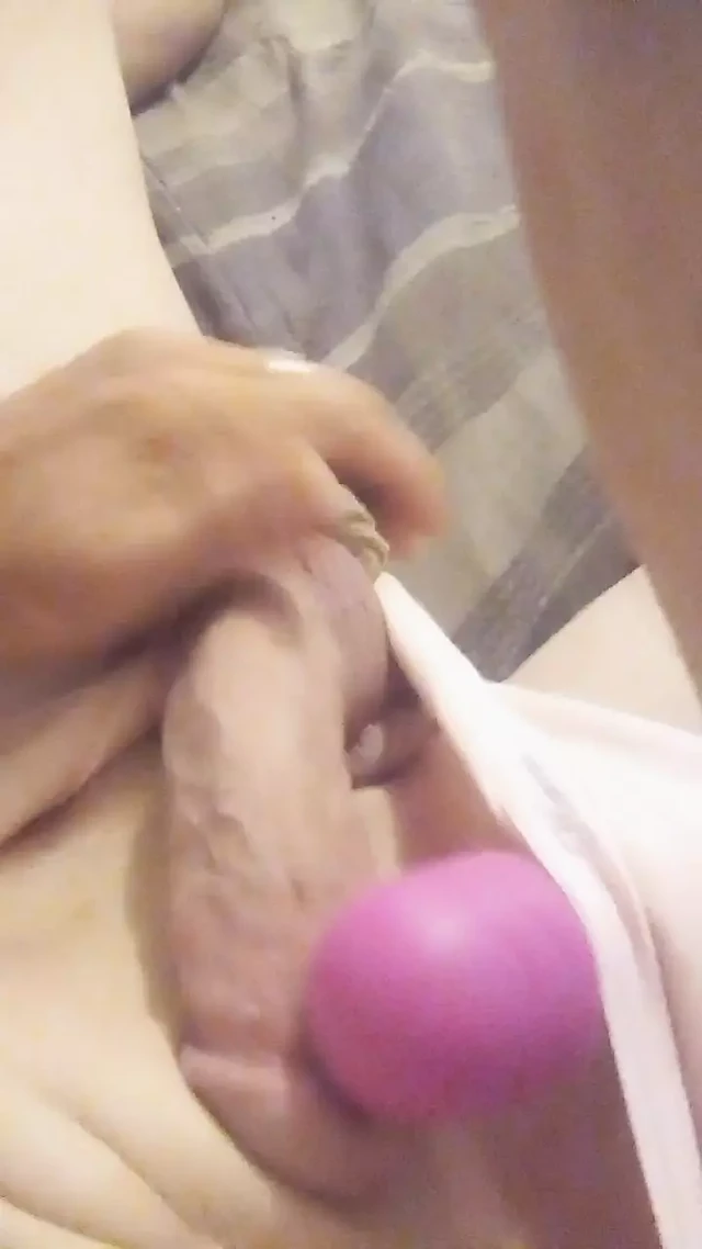 Mellissa&#039;s vibrator makes her little clitty grow.....