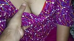 Desi girl friend boobs show