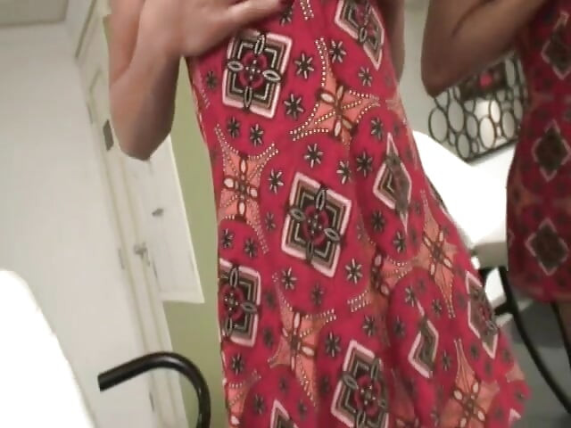 Dude has sex with dhot shemale in bed
