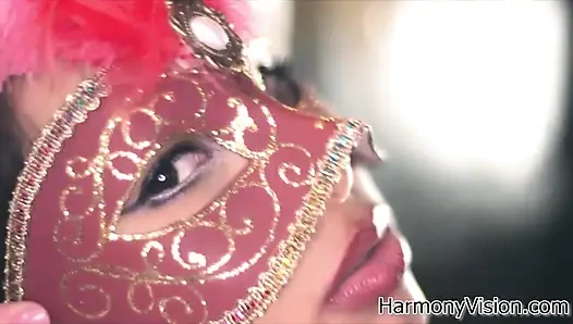 Fetisch-lesben ficken ihre mösen mit spielzeug