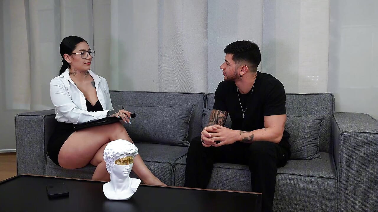 Teacher Culona Fucks Her Horny Student and Gets a Shock in His Face