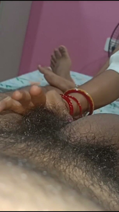 Indian bhabhi give me foot massage hindi sex video | Clip 1