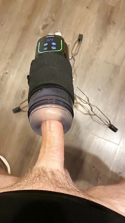 このハンズフリートイで何度も大量射精！