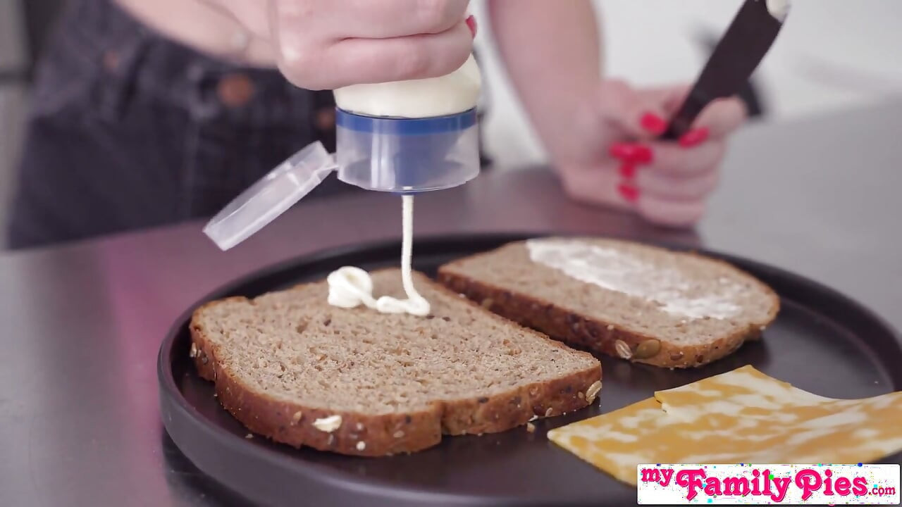 흑형 대물 에 따먹히는 배다른 여동생