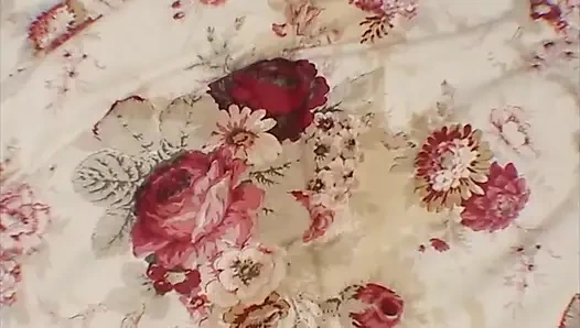 Pelacur MILF ingin anal dan menyemprotkan