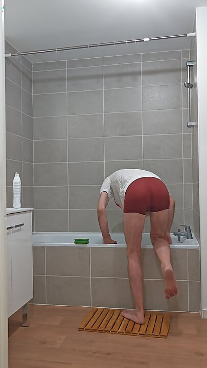 I'm cleaning my bathtub (episode 2)