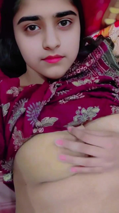Cute girl fuck her pussy with fingers on video call tight pussy sowing for bf xxx viral video | Clip 3