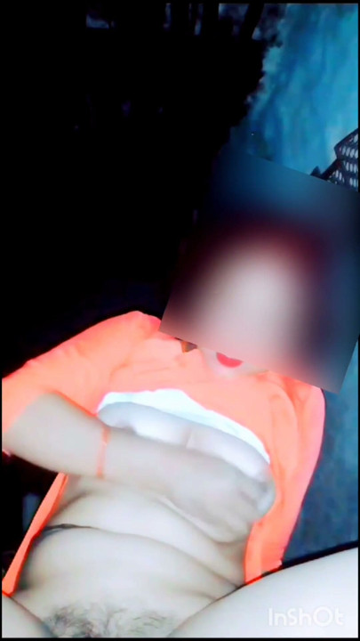 집에서 혼자 자위하는 섹시한 학교 학생, 젊음의 열정에 몸부림치다 | 클립 1