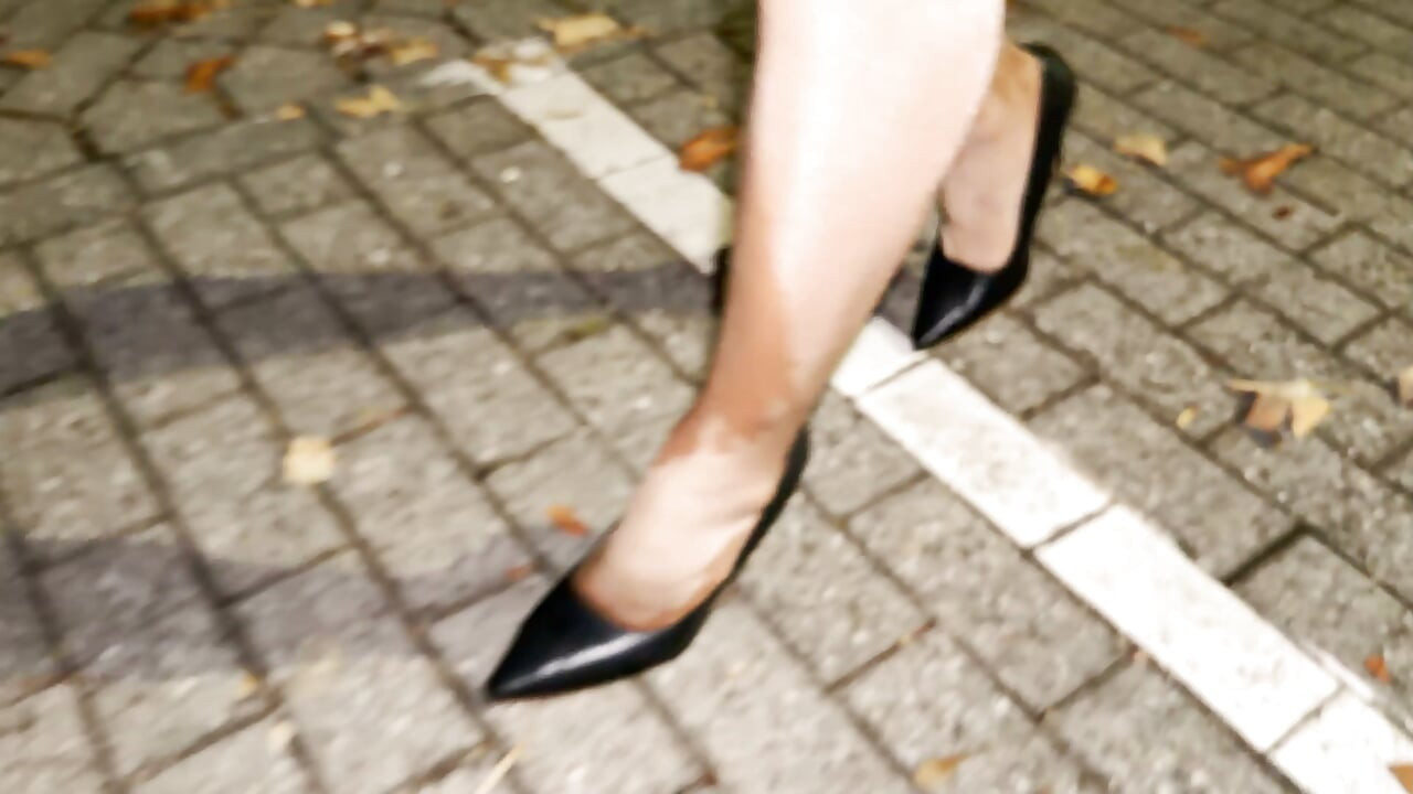 I came on a public street with a masturbator