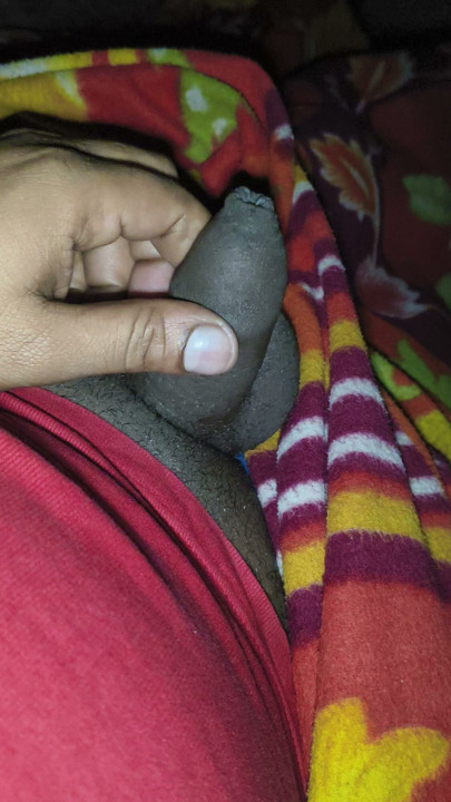Bhabhi kai yaad mai muth mar rha hu