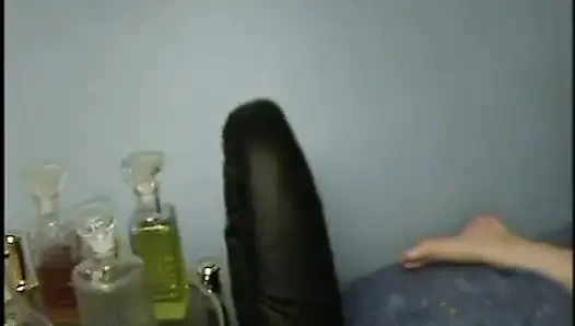 Gadis-gadis seksi direkam di rumahnya