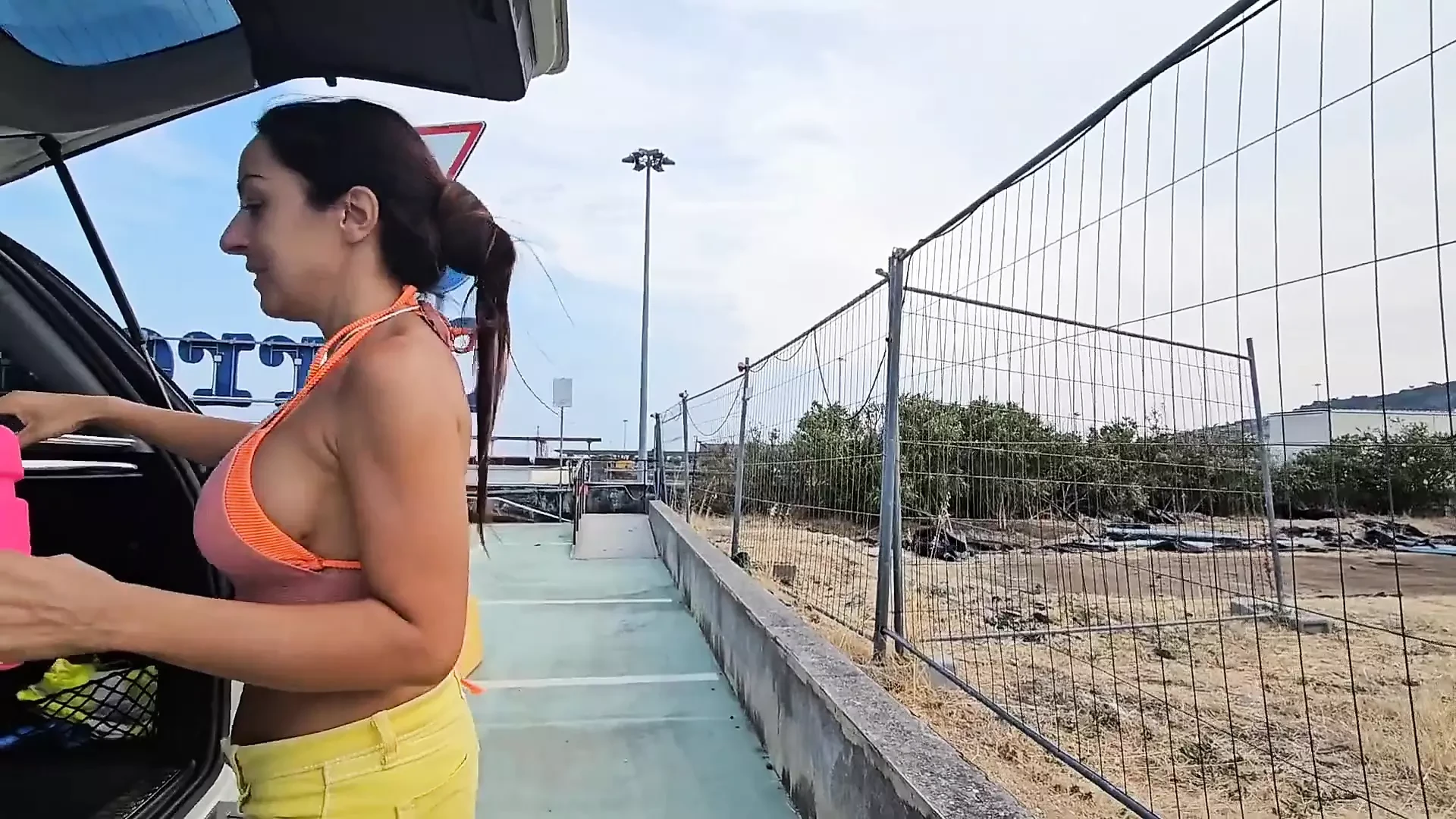 Horny Driver Fucks Me in the Supermarket Parking Lot