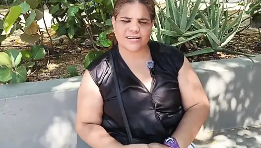 Pemotretan Dengan Latina Gemuk Dan Pantat Besar Berakhir Dengan Keras Dan Lezat