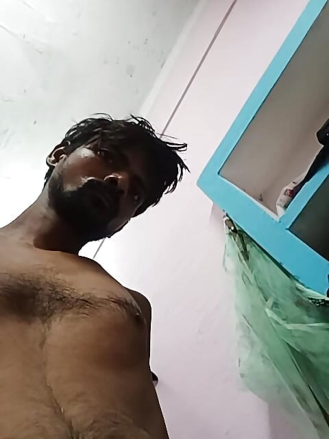 Hilata hua ladka apna land