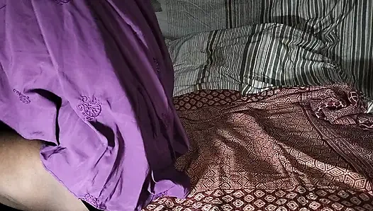 Deshi dorf romantisches paar sex ehemann ehefrau in voller zeit genießen