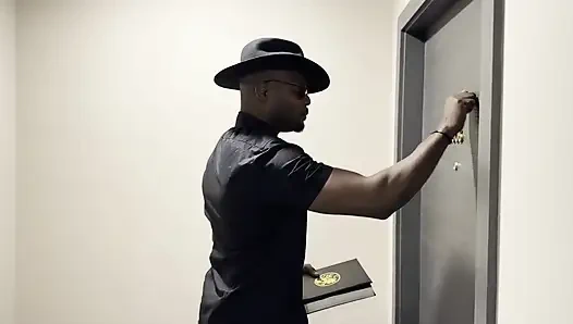 Cewek berhijab sange seks threesome saat halloween