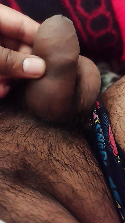 Ladka apna dikha rha hai kee kaise krna hai sex
