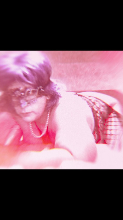 Dreamy plump trans waits for you in your dreams.