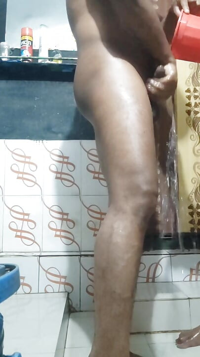 Kocam banyoda seks yapıyor