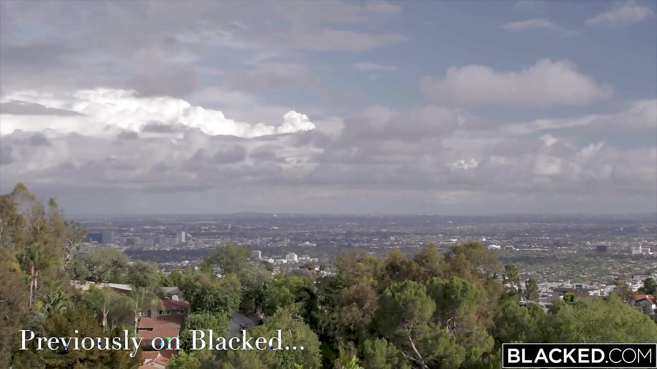 Blacked άπιστη μικροκαμωμένη ξανθιά παίρνει δύο τεράστια Bbcs