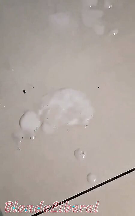 Los bastardos casados me lo hicieron, pero ni siquiera querían mostrar sus pollas. Esperando otros bastardos con mucho semen