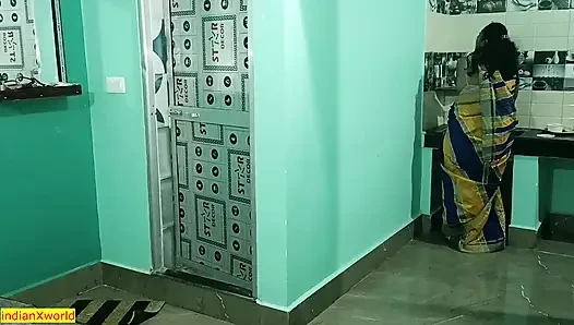 Красивая симпатичная бхабхи Kamwali занимается сексом с мадам мужем