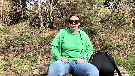 Verzweifelte Nasse Jeans Im Freien Auf Dem Öffentlichen Weg