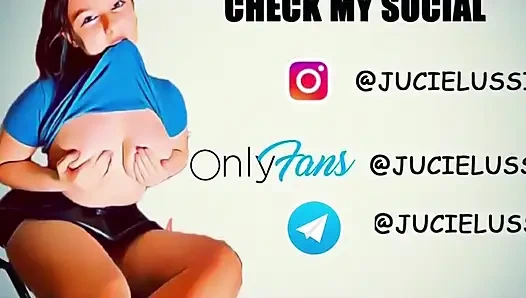 Мастурбация с двумя вибраторами перед вебкамерой