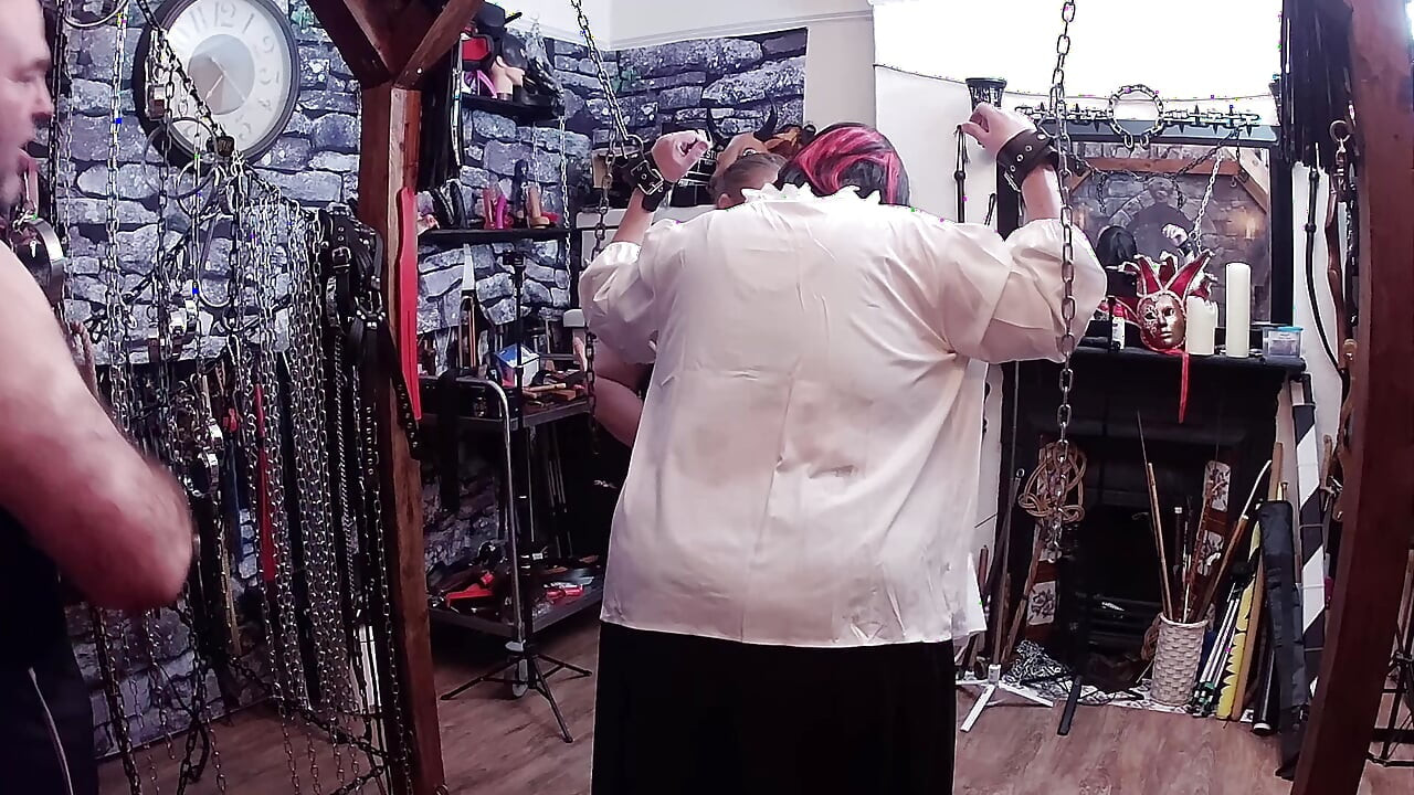 Deel 2: - Lanista Bear & Domina Satana nemen Stephanie Nicole TV in de kerker