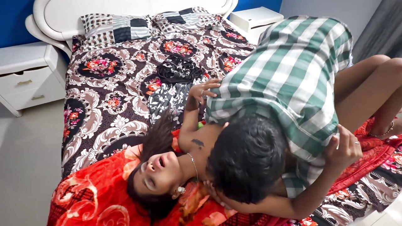 bathroom mein ladki ko dekh kar ladka hua mood mein sex ke